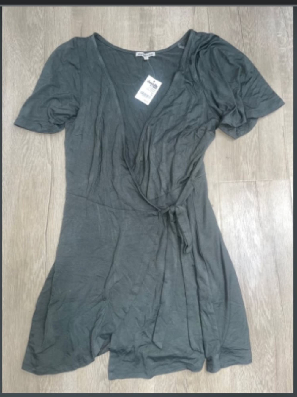 BRAND NEW Teen Green Short Wrap Dress with Short Sleeves (Size Medium) With Tag